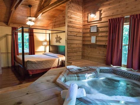 hot tub hotels near me